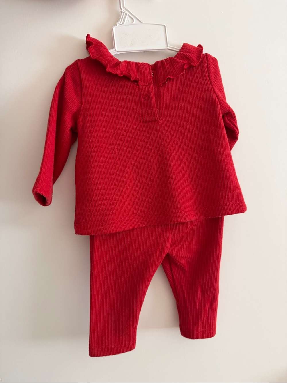 cloud island Red Ribbed Ruffle Neck Matching Set size 0-3 - Picture 2 of 2